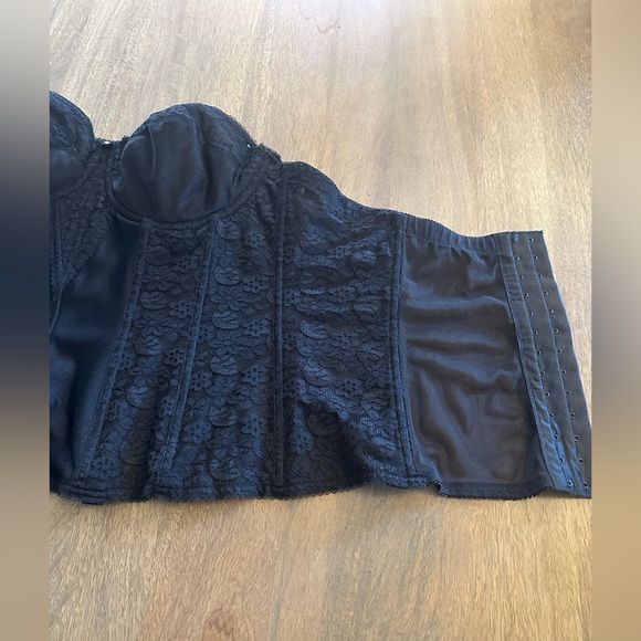 Vintage black lace corset bustier - Picture 5 of 11